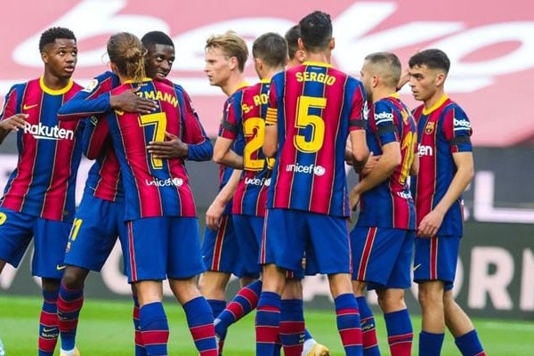 موعد مباراة برشلونة وبنفيكا