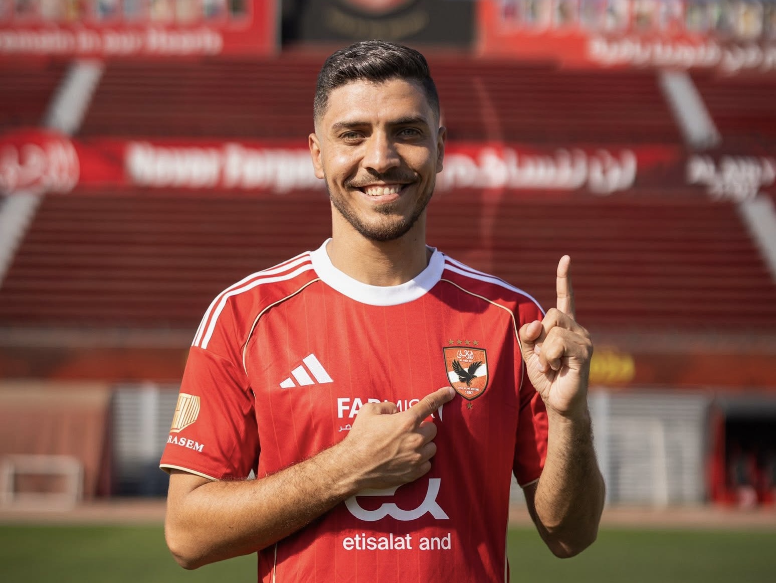 مستقبل محمد شريف بين الأهلي والاتحاد السكندري في سوق الانتقالات الشتوية