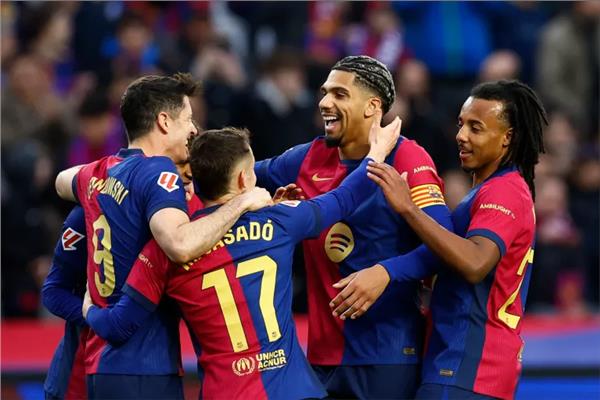 برشلونة يواجه إشبيلية اليوم في الدوري الإسباني